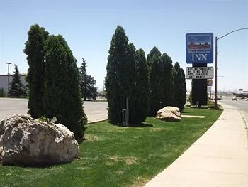 Rodeway Inn & Suites