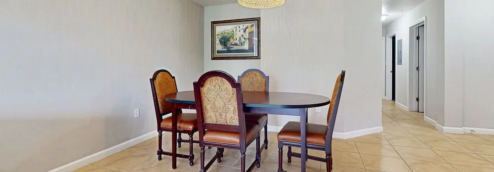 Comfy Condo With Central AC, Wifi, Private Washer/dryer Minutes to Theme Parks