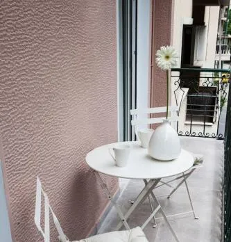 Chic & Comfortable Central Apart, close to National Archeological Museum!