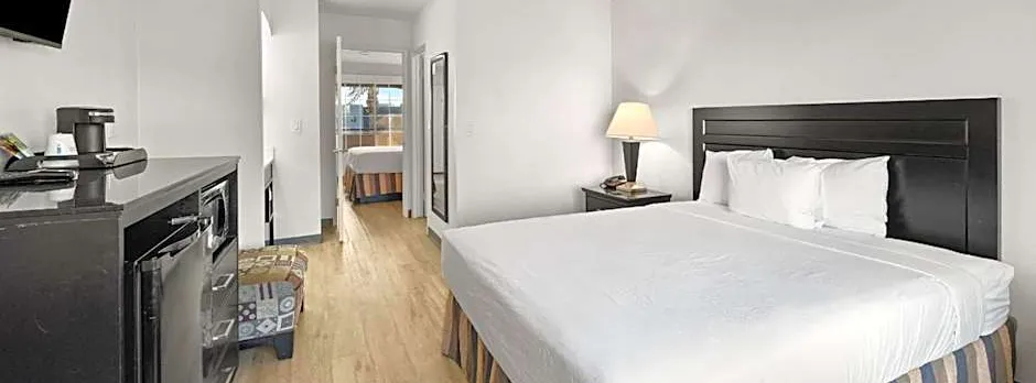 Ramada by Wyndham Ontario