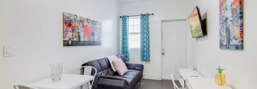 Cozy South Beach 1BR Apt Near Beach and Ocean Drive