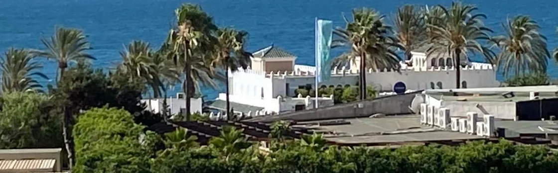 Beautiful Penthouse Apartment on Golden Mile, Near Beach