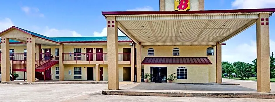 Super 8 by Wyndham Dallas South