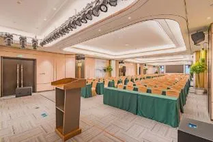 Jinjiang Metropolo Guangzhou Hanxi Changlong Wanbo Subway Station Hotel