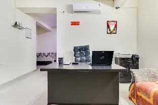 Oyo Flagship Red Rose Near Ambience Mall