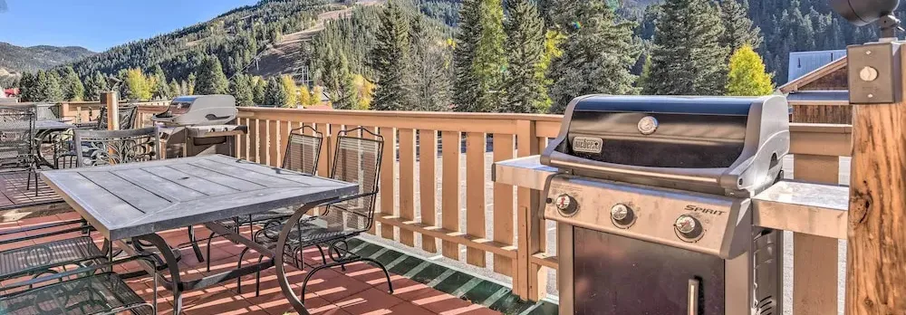 Main St Red River Ski Condo w/ Mountain View!