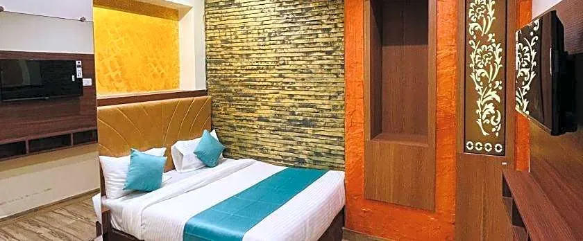 Hotel Le West Near Exhibition Center Rooms & Dormitory