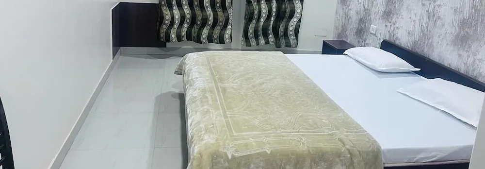 Hotel Royal Shantii Inn