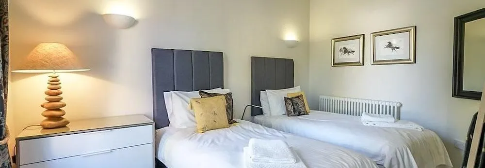 Luxurious Georgian Central Apartment -Parking - 1