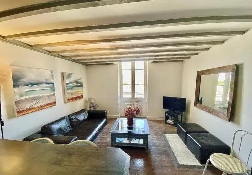 Superbe T3 duplex parking privé gratuit sur place