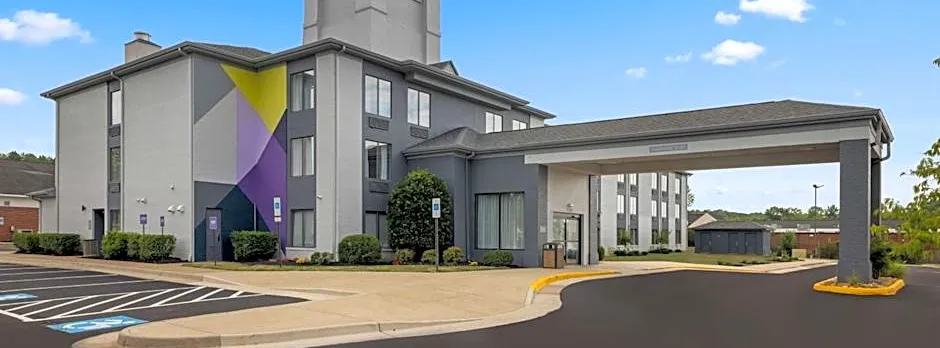 Spark by Hilton Fredericksburg Southpoint