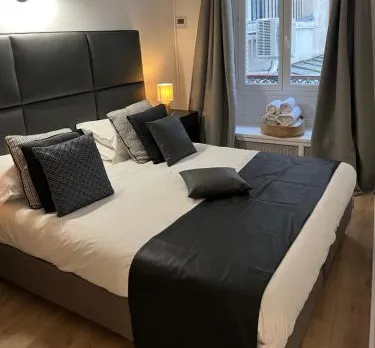NOTRE DAME - STYLISH APARTMENT