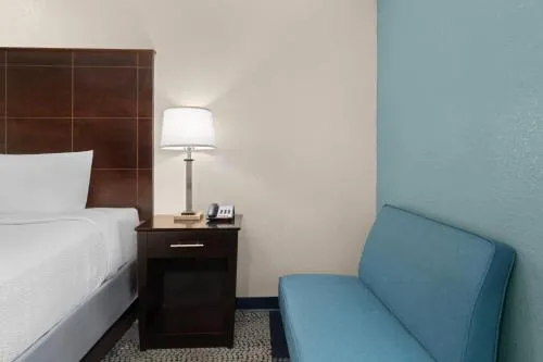 Baymont by Wyndham Iowa Lake Charles