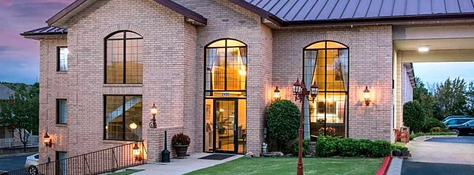 Super 8 by Wyndham Branson/Andy Williams Theatre