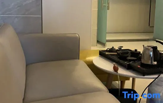 Yushe Apartment (Chongqing Ranjiaba Longhu Yuanzhu Branch)