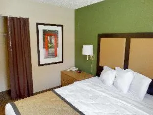 Extended Stay America Select Suites Providence - Airport
