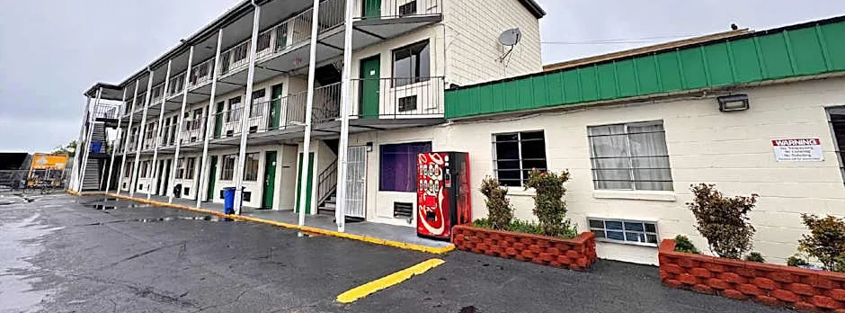 Cloverleaf Motel by Belvilla Richmond near Turnpike