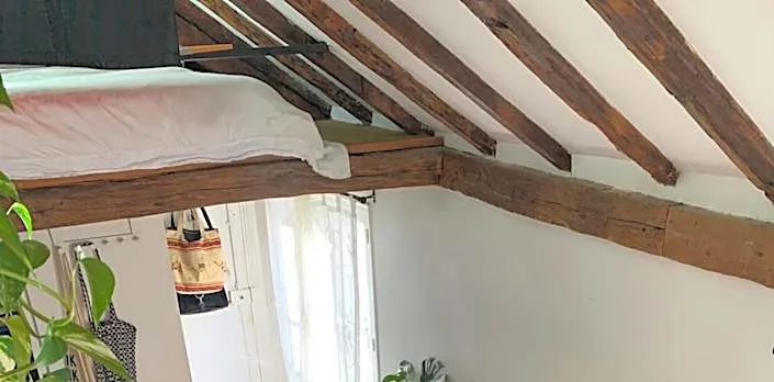Cozy mezzanine studio in the heart of Paris
