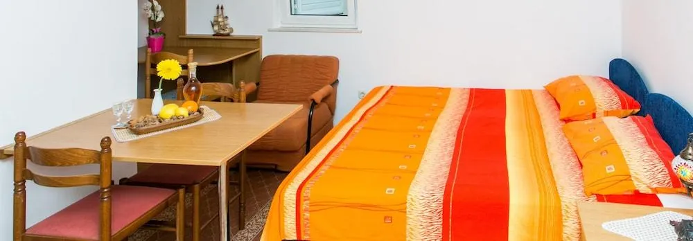 Apartments Miramare & Campara