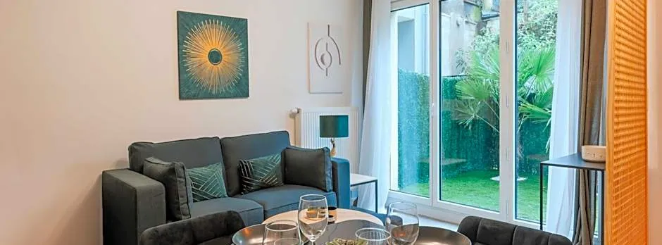 Serene break with terrace on the outskirts of Paris
