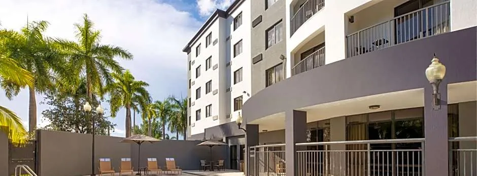 Courtyard by Marriott Miami At Dolphin Mall