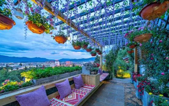 Nayuan Alice View Courtyard (Lijiang Ancient City Lion Rock Branch)