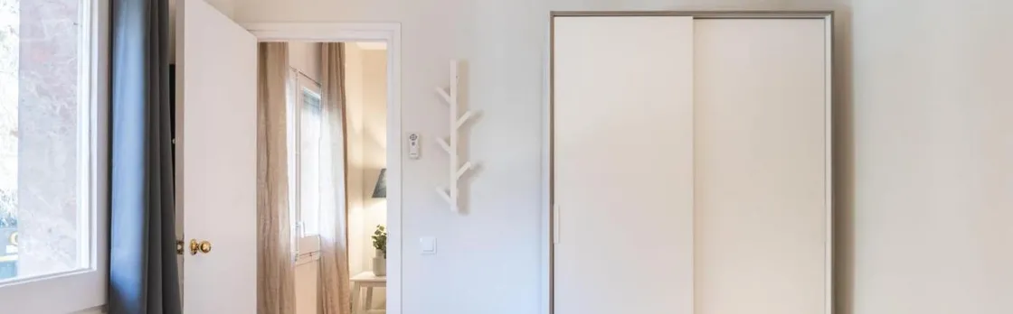 Sagrada Familia 2 Min Away, Spacious 3br, Barcelona