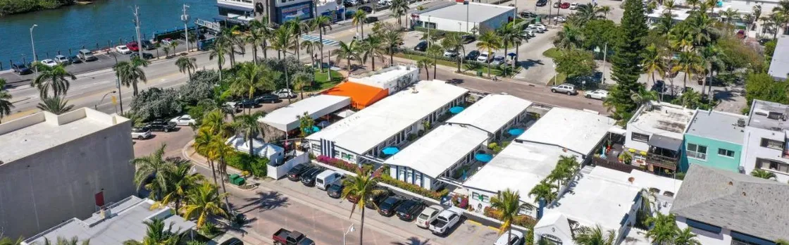 Hollywood Beach Suites Hotel