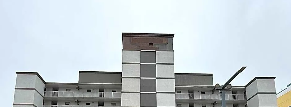 Aquarius Oceanfront Hotel