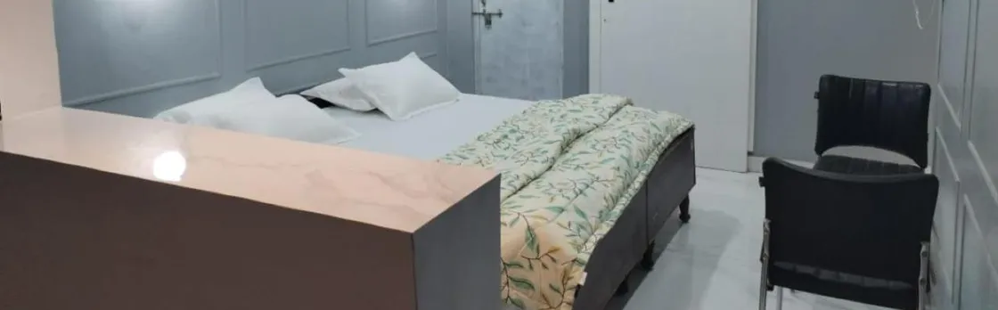 Janki Kunj Varanasi- 3 Room Home