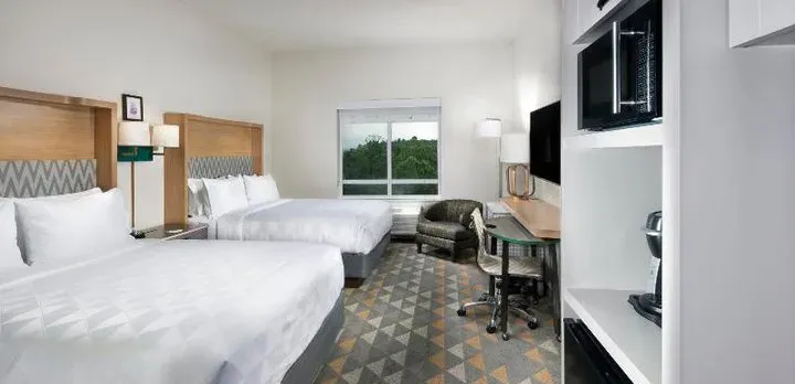 Holiday Inn & Suites Arden - Asheville Airport