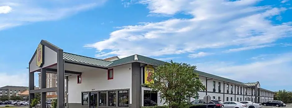 Super 8 by Wyndham Valdosta/Conf Center Area