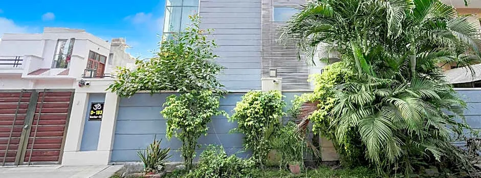 Townhouse Sector 51 Noida Near Metro Station