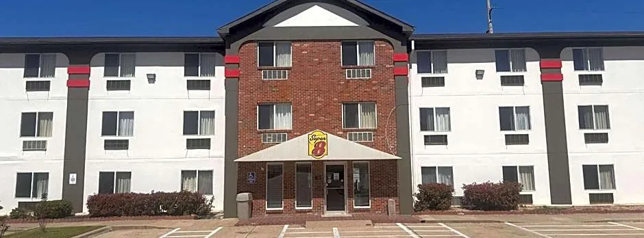 Super 8 by Wyndham College Station