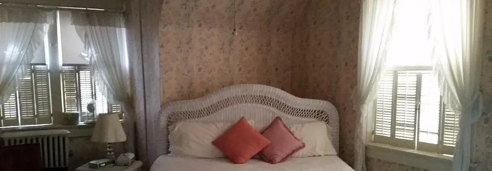 Victorian Inn Bed And Breakfast