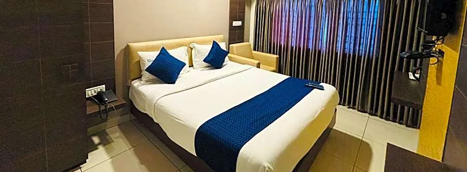 Hotel Sandalwood Inn - Rooms and Spa