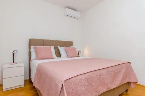 Apartments Edita