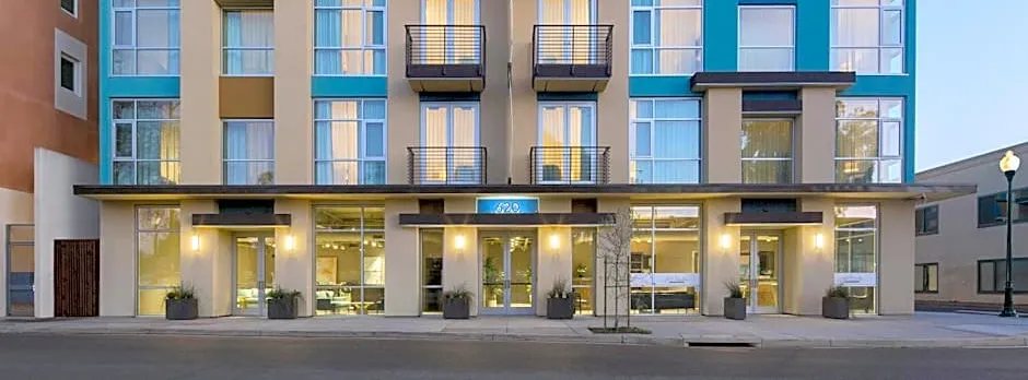 Art House Hotel and Suites