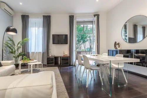 Agathae Luxury Apartament with Garden