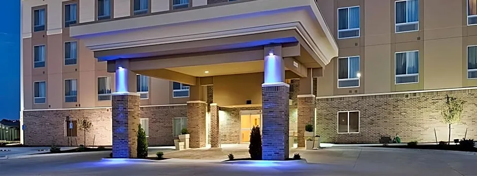 Holiday Inn Express & Suites Topeka North by IHG