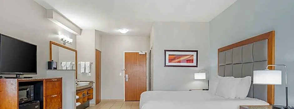 Best Western Plus Peppertree Inn At Omak