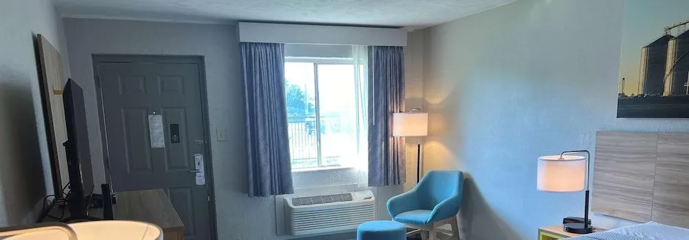 Days Inn by Wyndham Hays