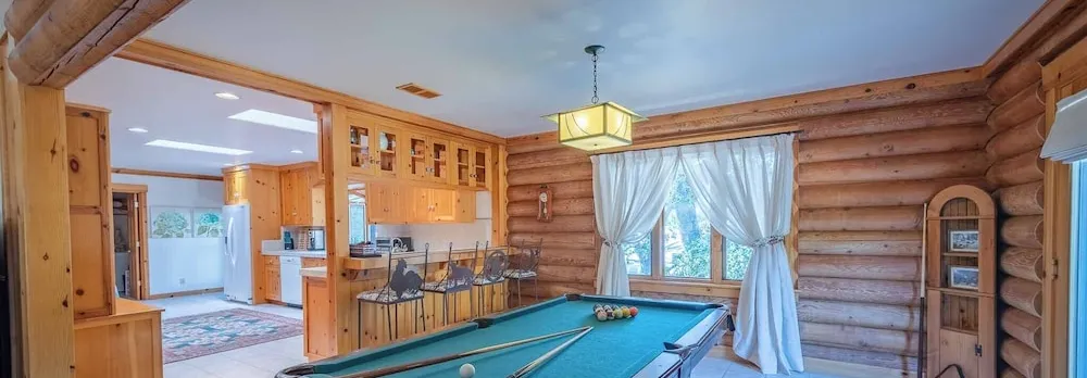 Oakwood Lodge