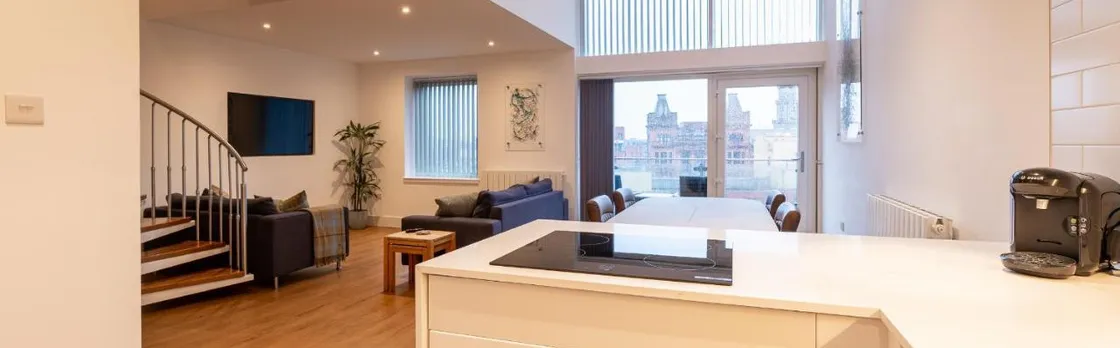 City Centre Apartment with Free Secure Underground Parking