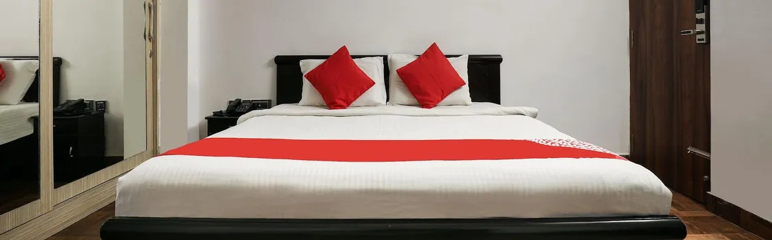 Oyo 986 Hotel Akhand Homes
