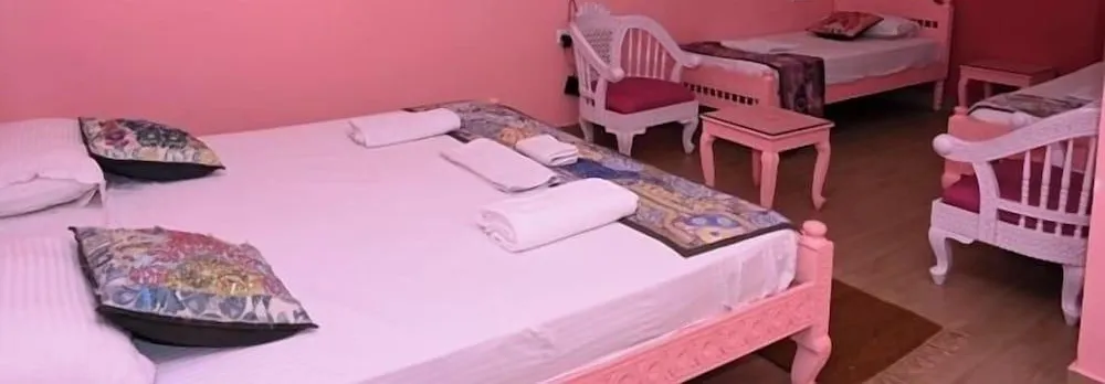 Hotel Mewart's