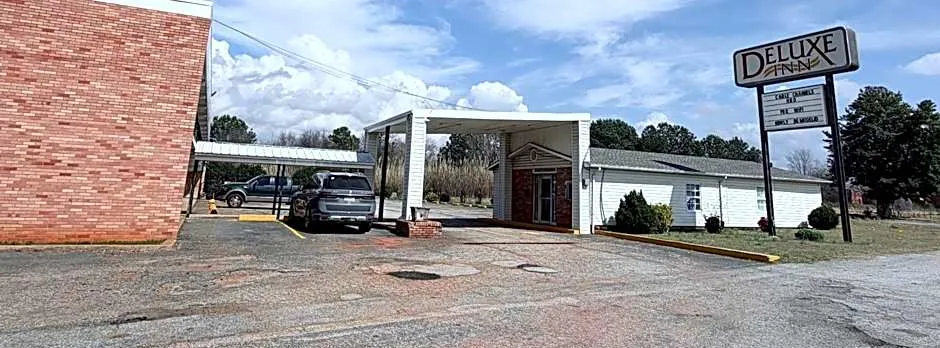 Deluxe Inn