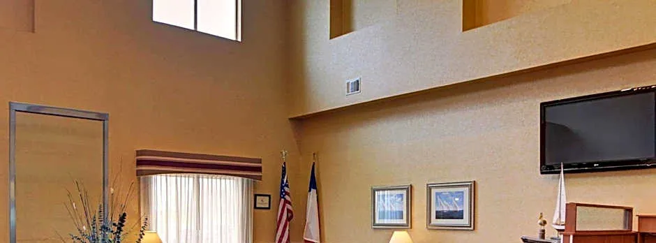 Quality Suites Near Cedar Creek Lake