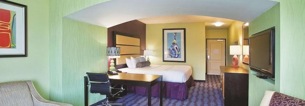 La Quinta Inn & Suites by Wyndham Hinesville - Fort Stewart