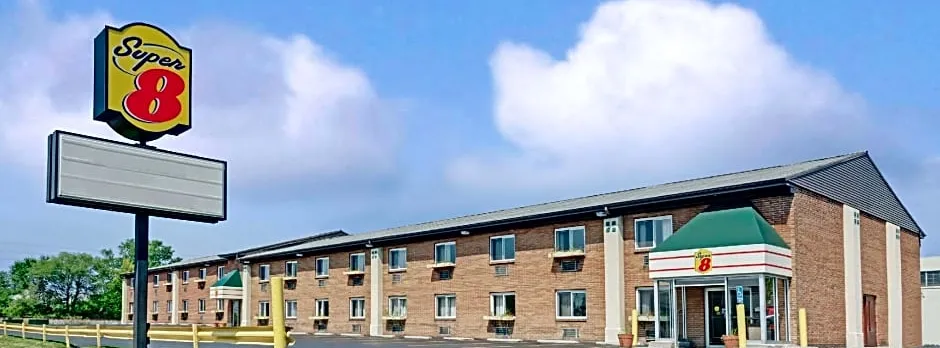 Super 8 by Wyndham Kenmore/Buffalo/Niagara Falls Area